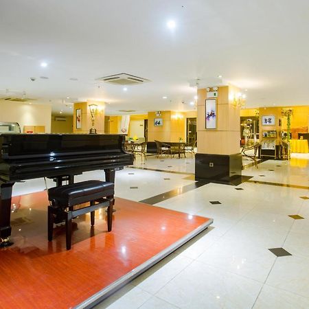 Esperado Lake View Hotel Yangon Exterior foto