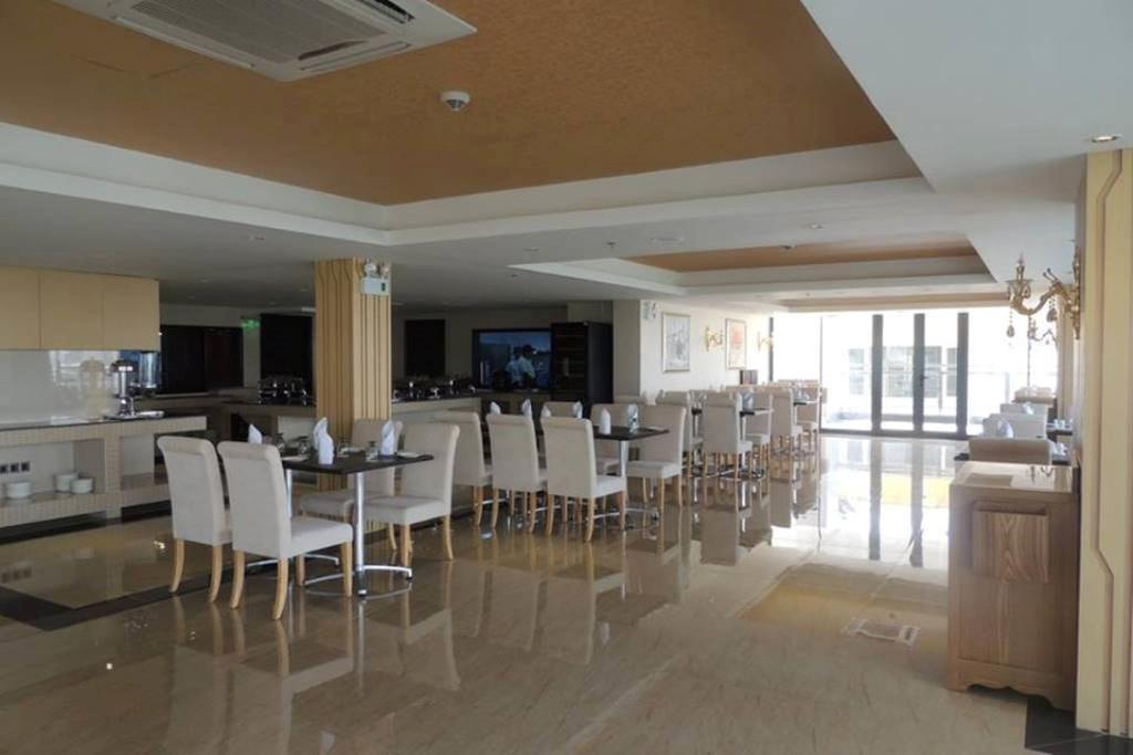 Esperado Lake View Hotel Yangon Exterior foto