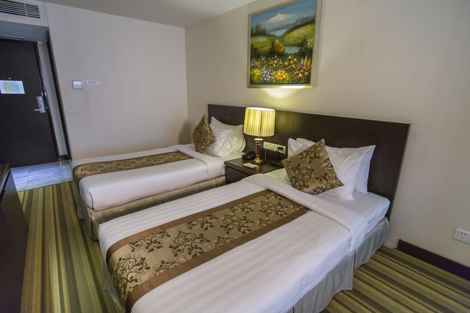 Esperado Lake View Hotel Yangon Exterior foto