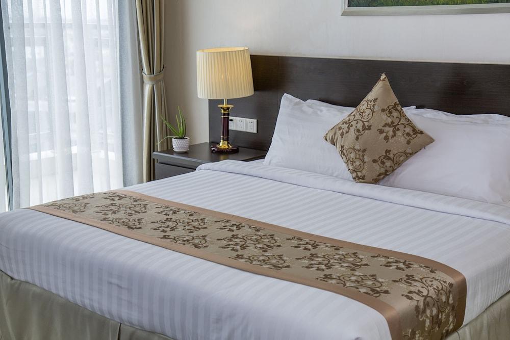 Esperado Lake View Hotel Yangon Exterior foto