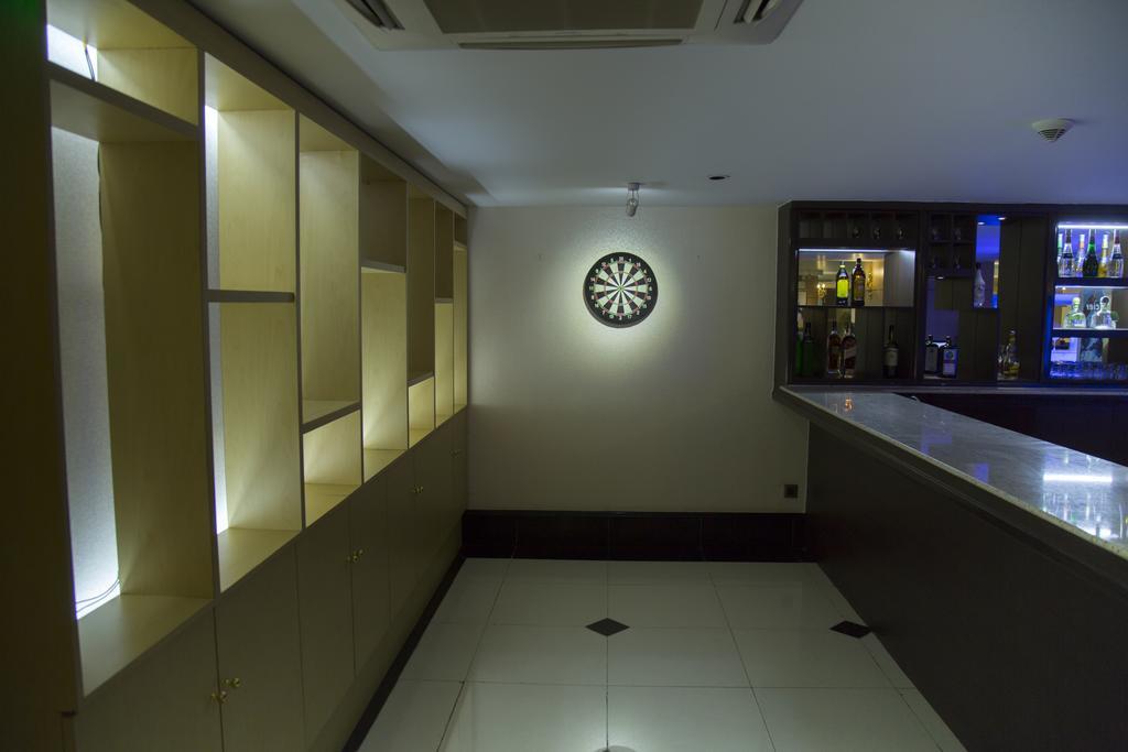 Esperado Lake View Hotel Yangon Exterior foto