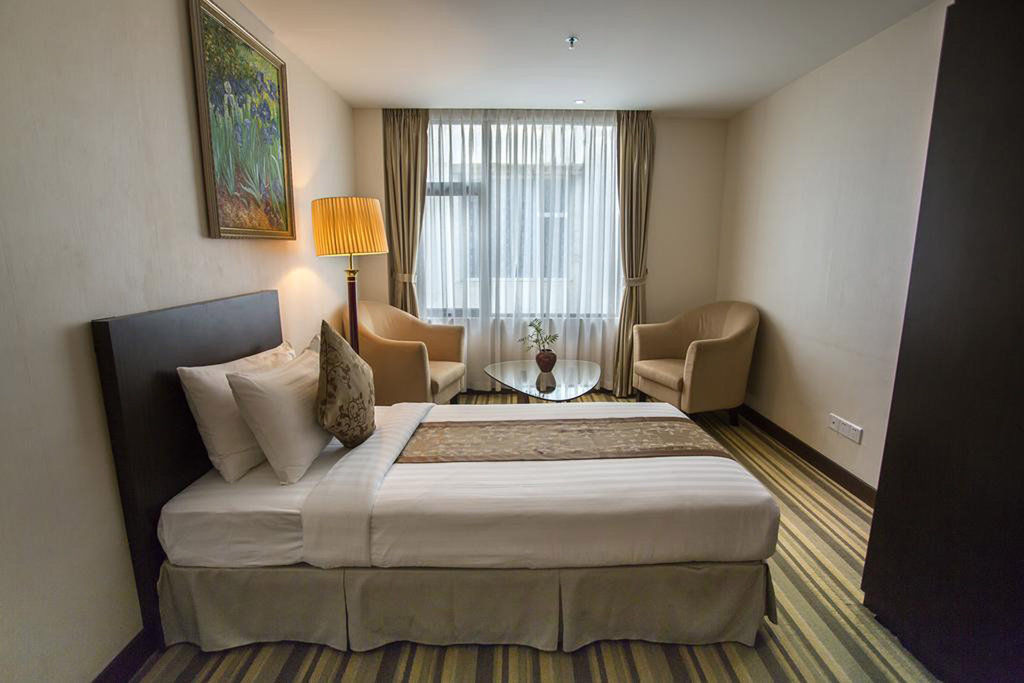 Esperado Lake View Hotel Yangon Exterior foto